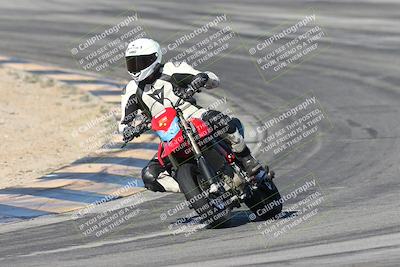 media/Dec-01-2025-Moto Forza (Mon) [[2daa91e15f]]/2-Intermediate Group/Session 2 (Turns 9 and 10)/